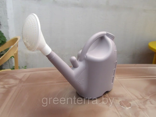 Лейка садовая на 5 литров