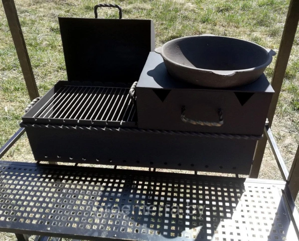 Кованый мангал с крышей "Касл"