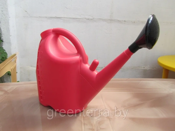 Лейка садовая на 10 литров