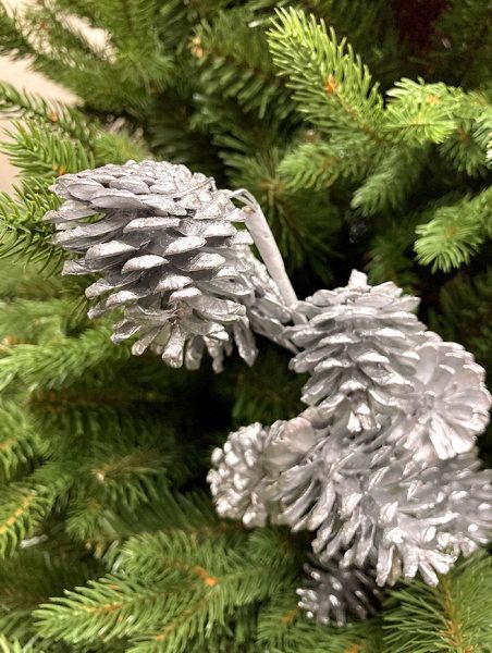 Ветка новогодняя "Ветка с шишками" [680913]