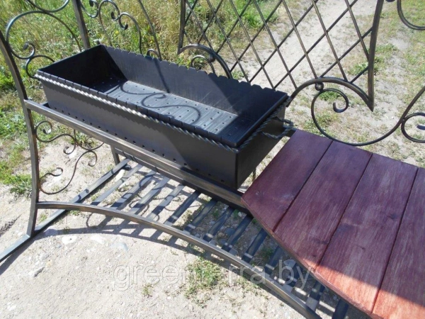 Кованый мангал с крышей "Варвик" плюс