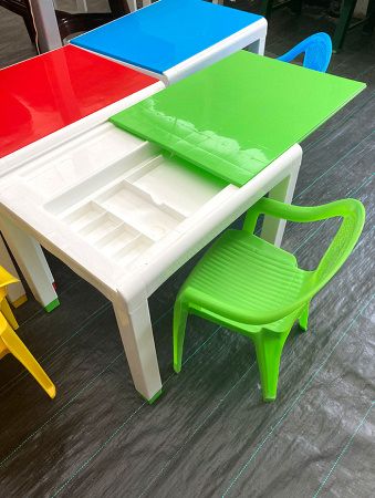 Стол детский пластиковый