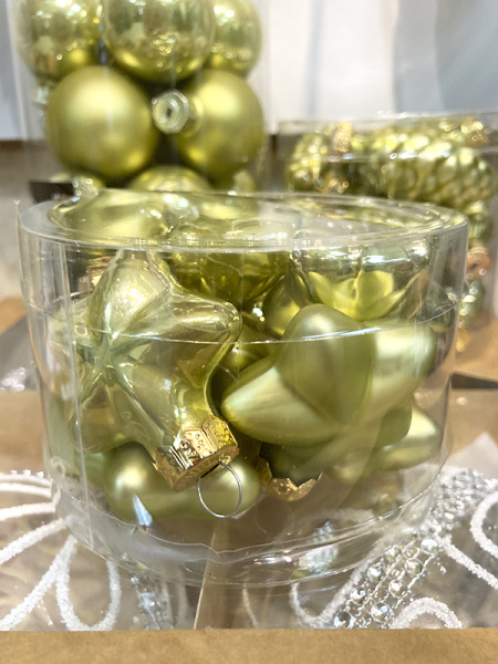 Набор стекл. елочных игрушек "Звезды" 4.5 см нежно-оливковый mix, 12 шт