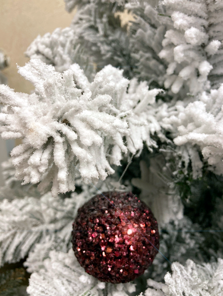 Елка "Оливия" заснеженная