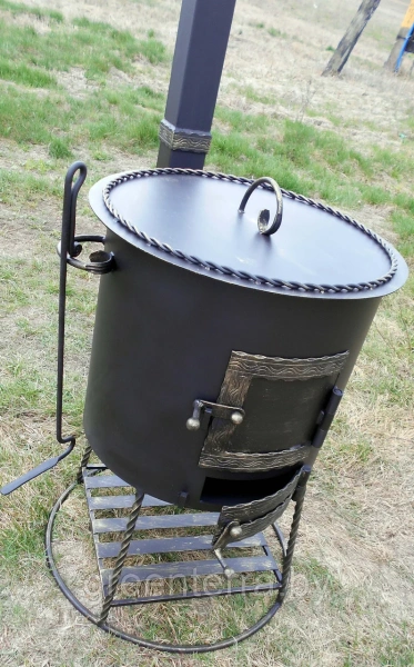 Печь для казана "Франциск" с дровницей на 12 л