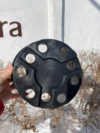 Горшок для рассады круглый литой 2.5л, ø18см, высота 14.5см.