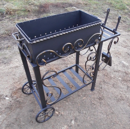 Кованый мангал с колесами  "Версаль"