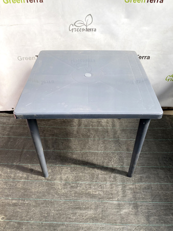 Пластиковый стол "Виктория" квадратный