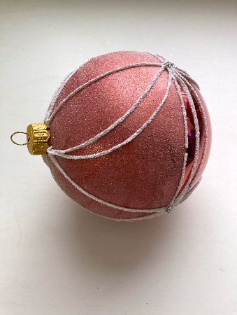 Шар пластиковый декорированный