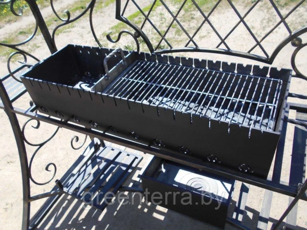 Кованый мангал с крышей "Варвик" + плита под казан