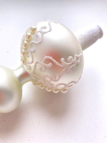 Стеклянная верхушка "Жемчужная с завитками и бусинами" Верхушка стеклянная на елку, декорированная "Жемчужная с завитками и бусинами"