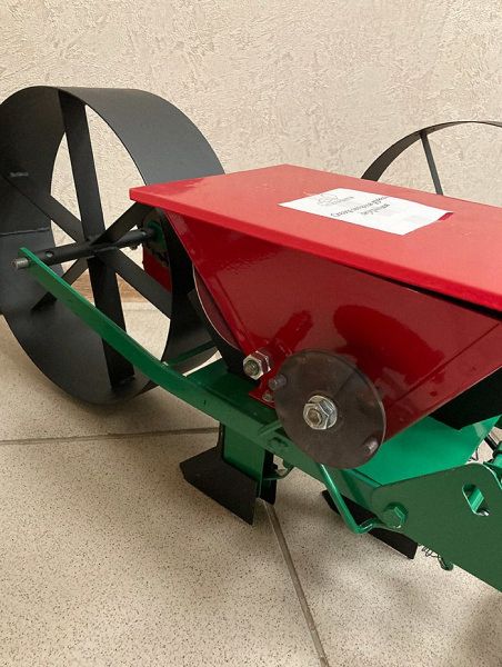Сеялка овощная ручная однорядная (Польша)