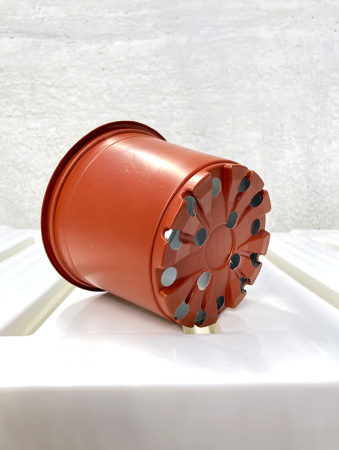 Горшок для рассады круглый формованный 1.5л, 14см, высота 12.5см