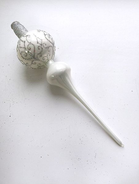 Стеклянная верхушка "Белая с серебристым узором" Верхушка стеклянная на елку, декорированная "Белая с серебристым узором"