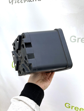 Горшок для рассады квадратный литой 1.5 л, 13*13*13 см.