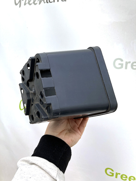 Горшок для рассады квадратный литой 1.5 л, 13*13*13 см.