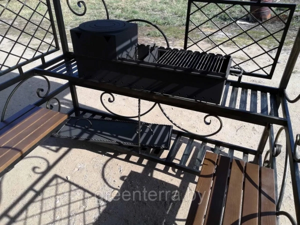 Кованый мангал-беседка с крышей "Верона"