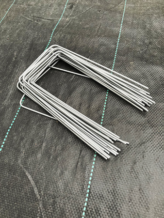 Скоба (шпилька) для крепления агротканей и спанбонда