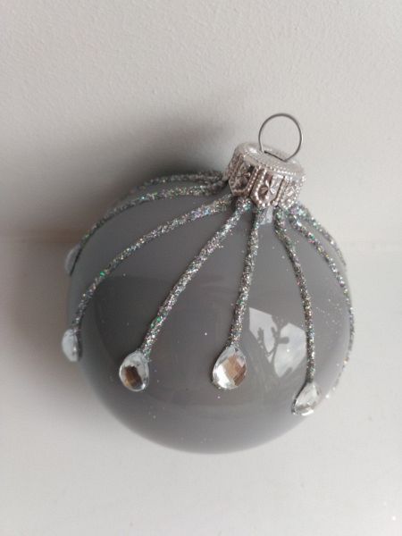 Шар елочный стекл. "Графит с камнями" 8см Шар елочный стекл. "Графит с камнями" 8см