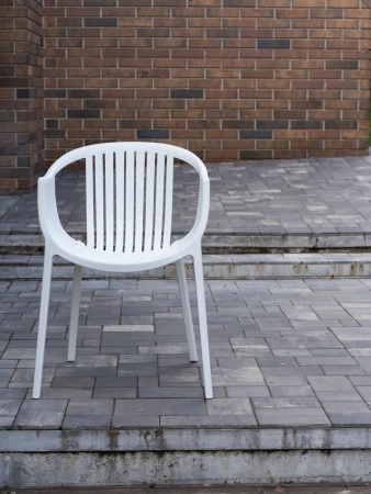 Стул ESCALATE белый