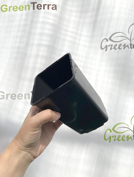 Высокий горшок для роз 0.8л, 9*9*14см.