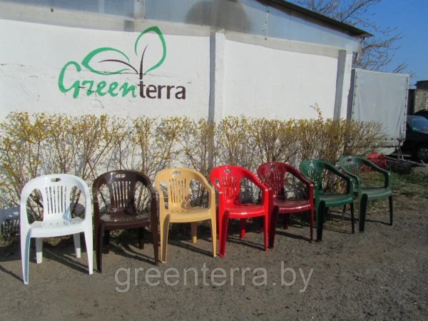 «Комфорт-3»: пластиковый круглый стол и стулья