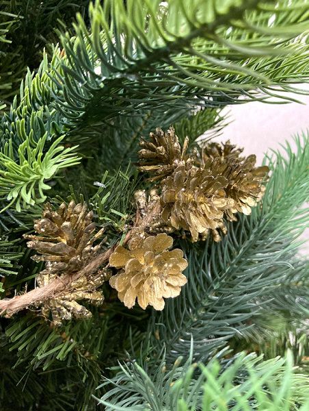 Гирлянда из сосновых шишек [518542]