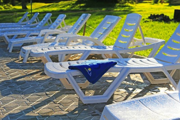 Лежак полимерный пляжный