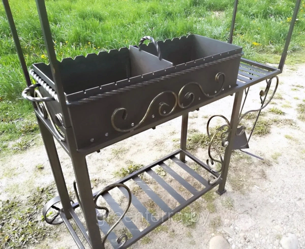 Кованый мангал с крышей "Шильон"