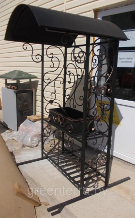 Кованый мангал с крышей "Барон" Кованый мангал с крышей "Барон"
