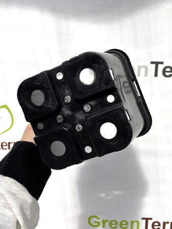 Горшок для рассады квадратный литой 2.7 л, 15*15*15 см.