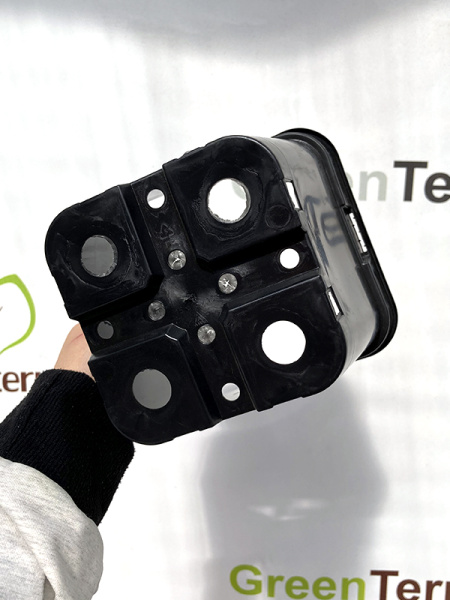 Горшок для рассады квадратный литой 2.7 л, 15*15*15 см.