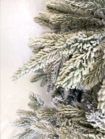 Елка "Онтарио" заснеженная