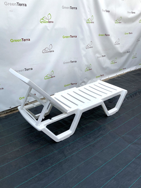 Лежак полимерный пляжный