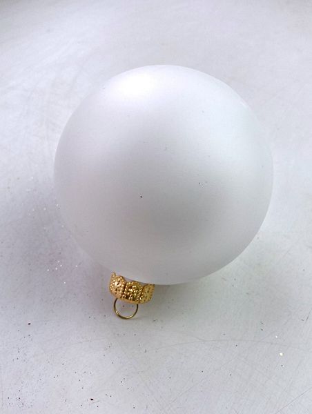 Шары пластиковые, матовые белые Шары пластиковые, матовые белые