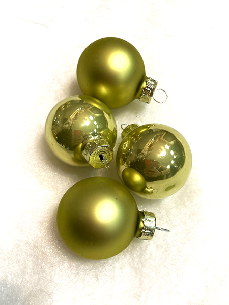 Набор стекл. шаров 3.5 см оливковый mix, 16 шт [010726]