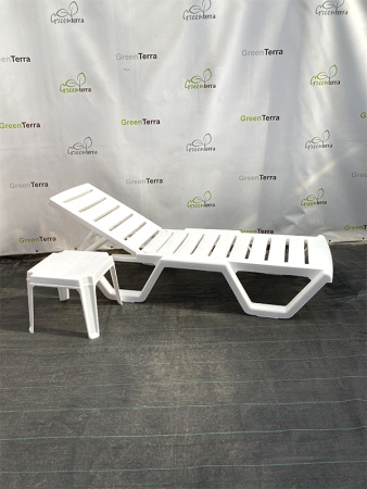 Столик для шезлонга