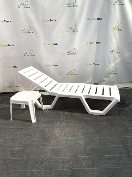 Комплект пластиковый столик и лежак