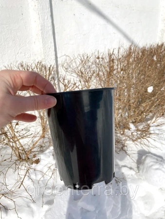 Высокий горшок для роз 1л, ø 11см, высота 13см.