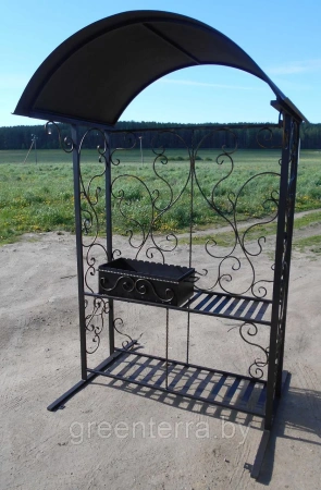 Кованый мангал с крышей "Монарх"