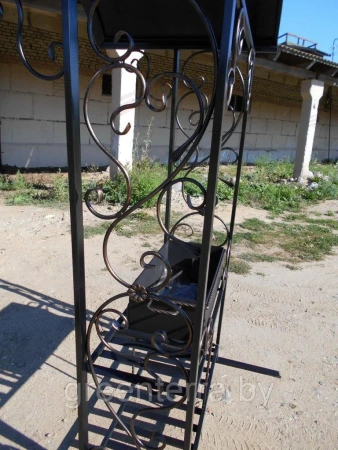 Кованый мангал с крышей "Шале"