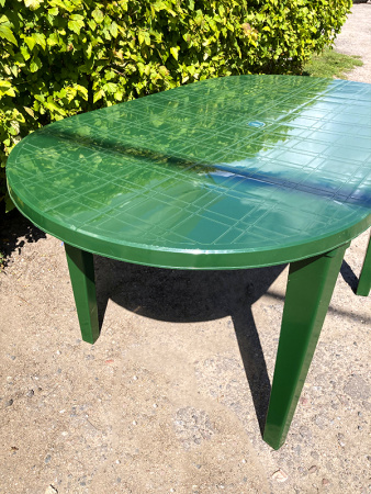 Стол овальный пластмассовый [130-0021]