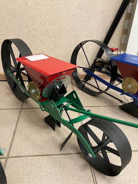 Сеялка овощная ручная однорядная (Польша)