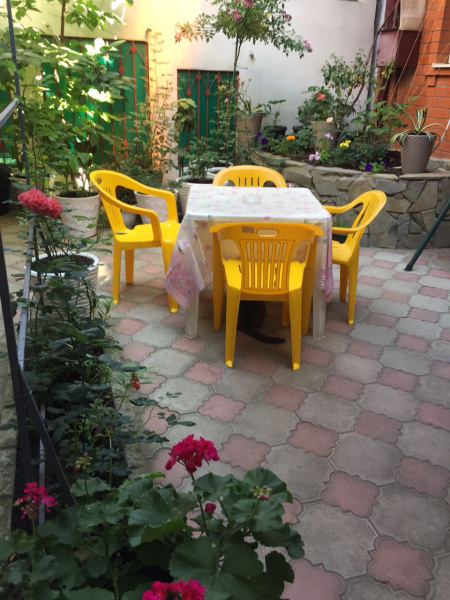 "Комфорт-5" (с квадратным столом) - набор садовой мебели из пластика