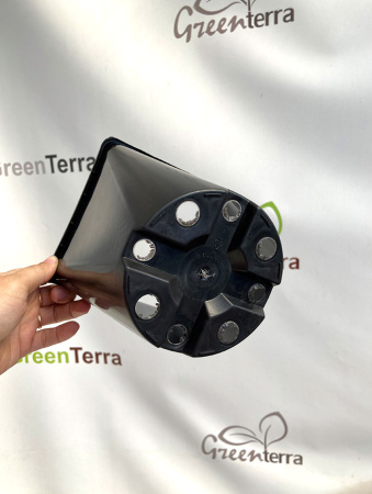 Горшок для рассады квадратный 14*14*14 см (2 л) литой, круглое дно