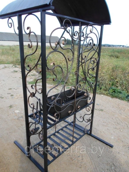 Кованый мангал с крышей "Барон"
