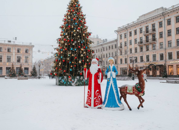 Новогодняя фигура для фотозоны "Дед мороз с мешком"