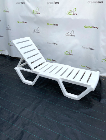 Лежак полимерный пляжный