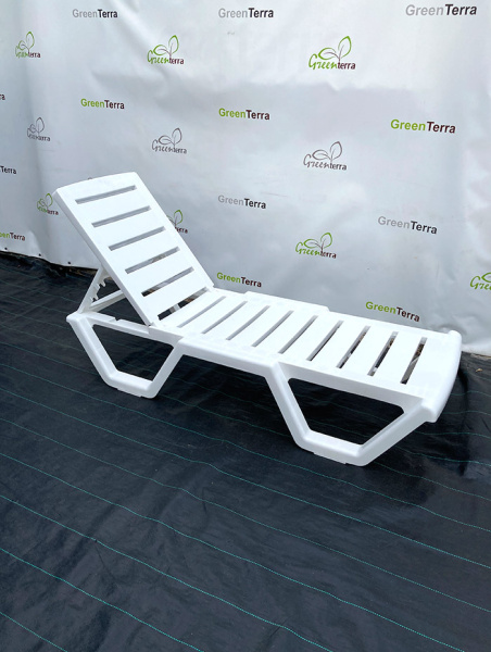 Лежак полимерный пляжный