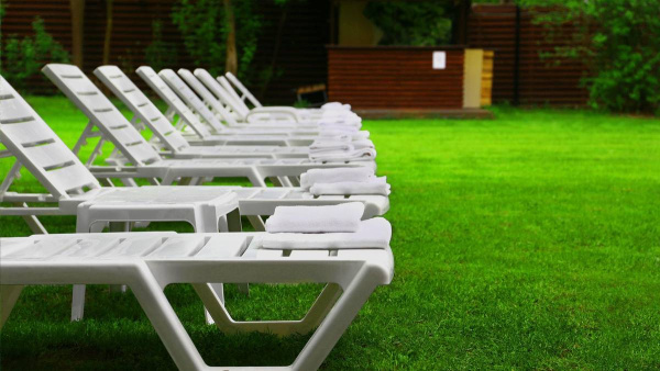 Лежак полимерный пляжный